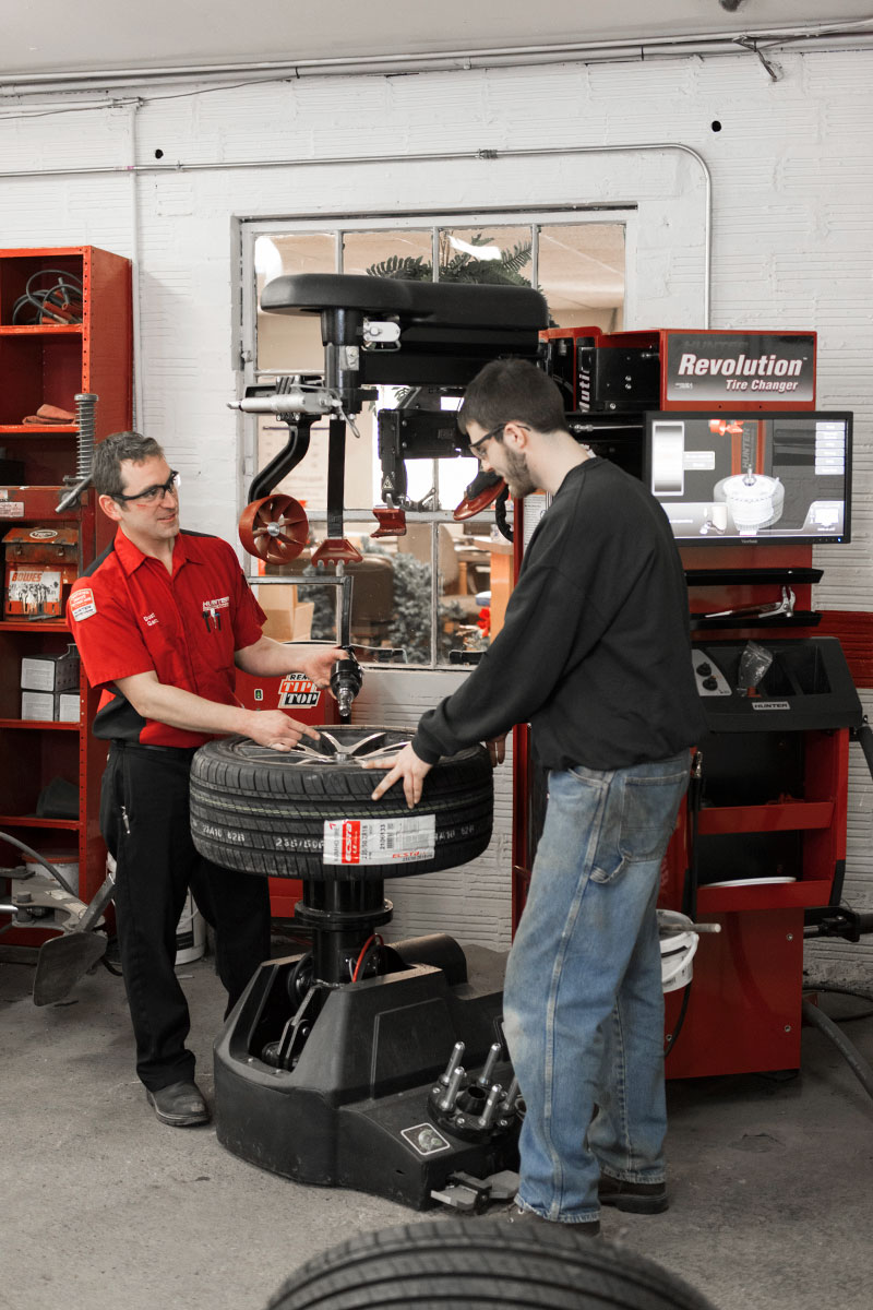 tc-tcr-realshop-berts2.jpg hunter service representative training technician to use a revolution